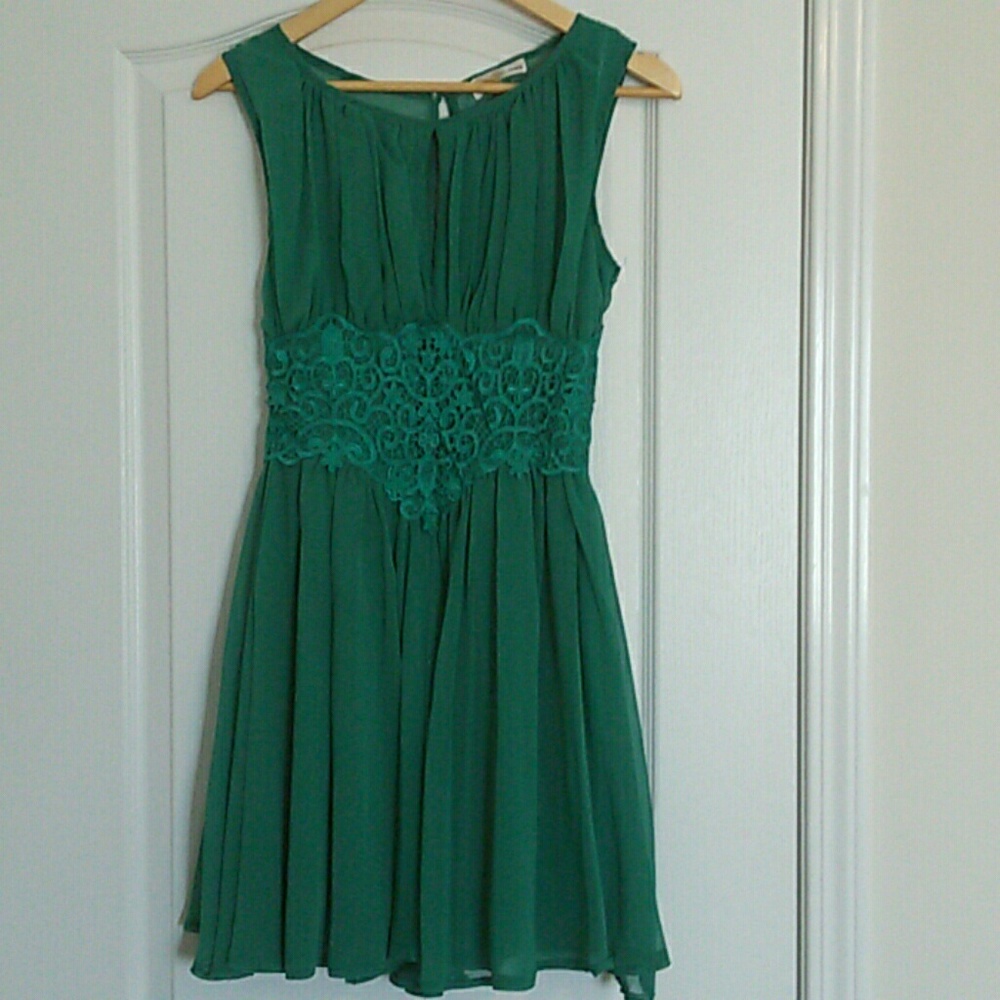 Pretty green key hole lace flare cocktail dress